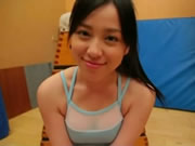 Linda menina japonesa de fato de banho